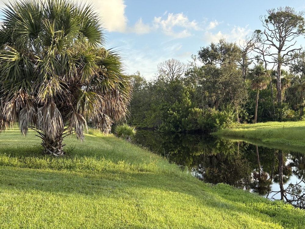 The Sanctuary - Private Pool+spa Vacation Home - Only 5 Minutes To The Gulf Coast! 3 Bedroom Home