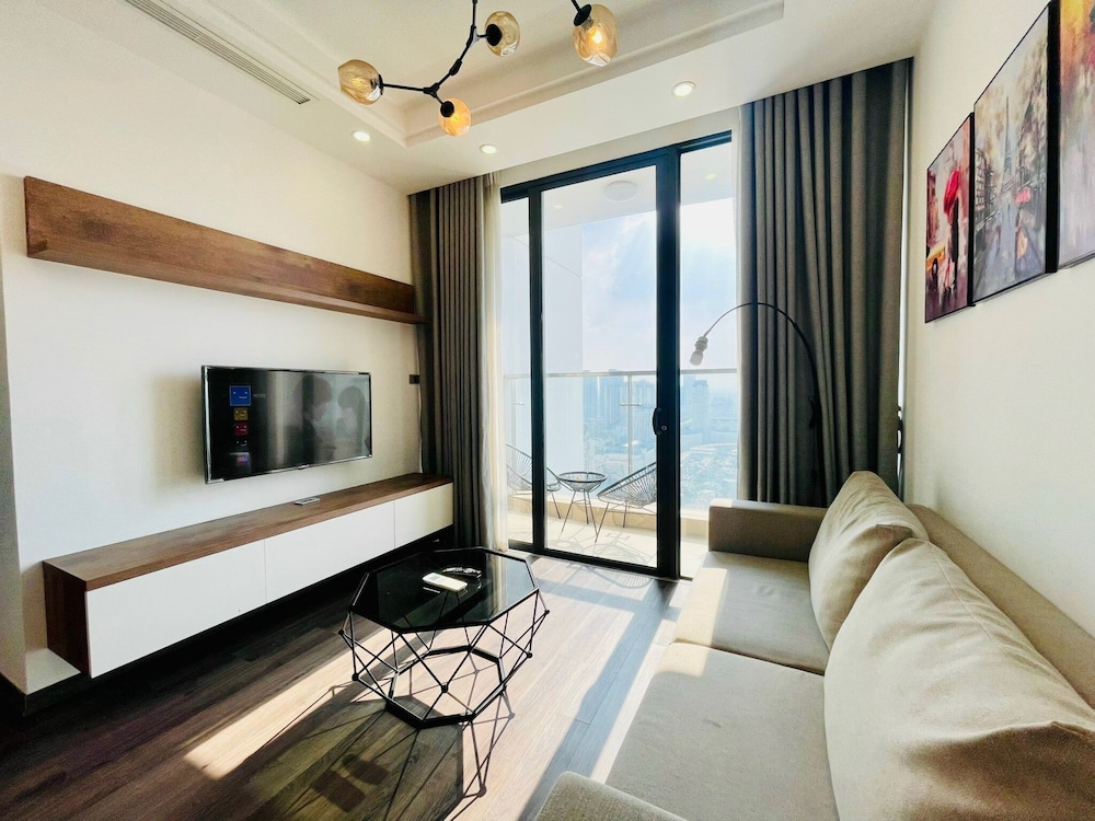 Sunny - Vinhomes Skylake Residences