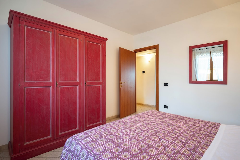 Follonica Apartments
