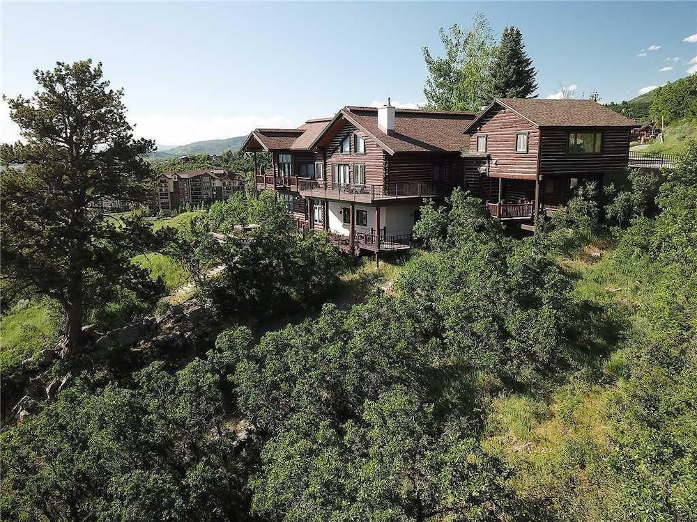 Ponderosa Lodge