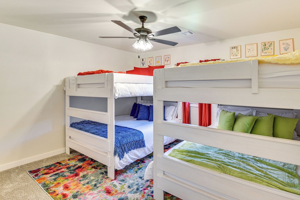 12 Mi to BOK Center: Pet-friendly Home w/ Yard!