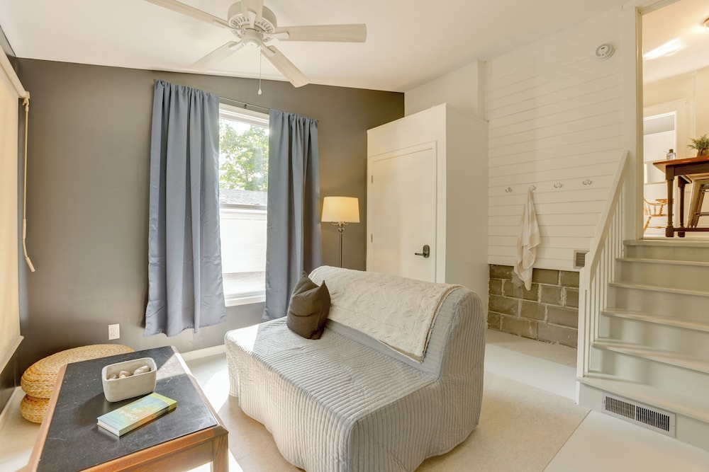 1/2 Mi to Dtwn Frankfort: 'fernhaven' Home w/ Yard