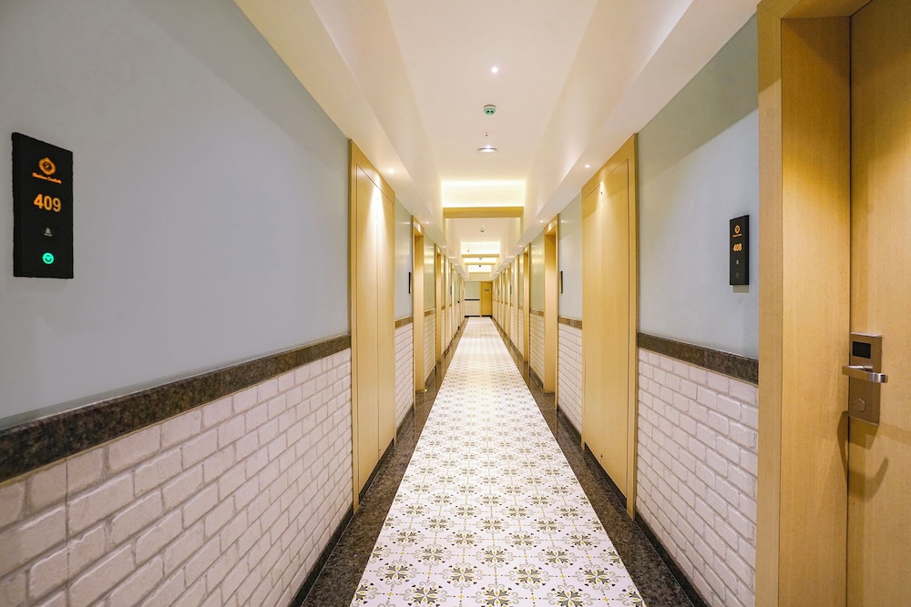 FabHotel Shubham Comforts