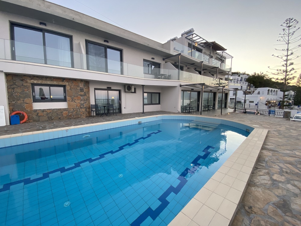 Ostria Apartments