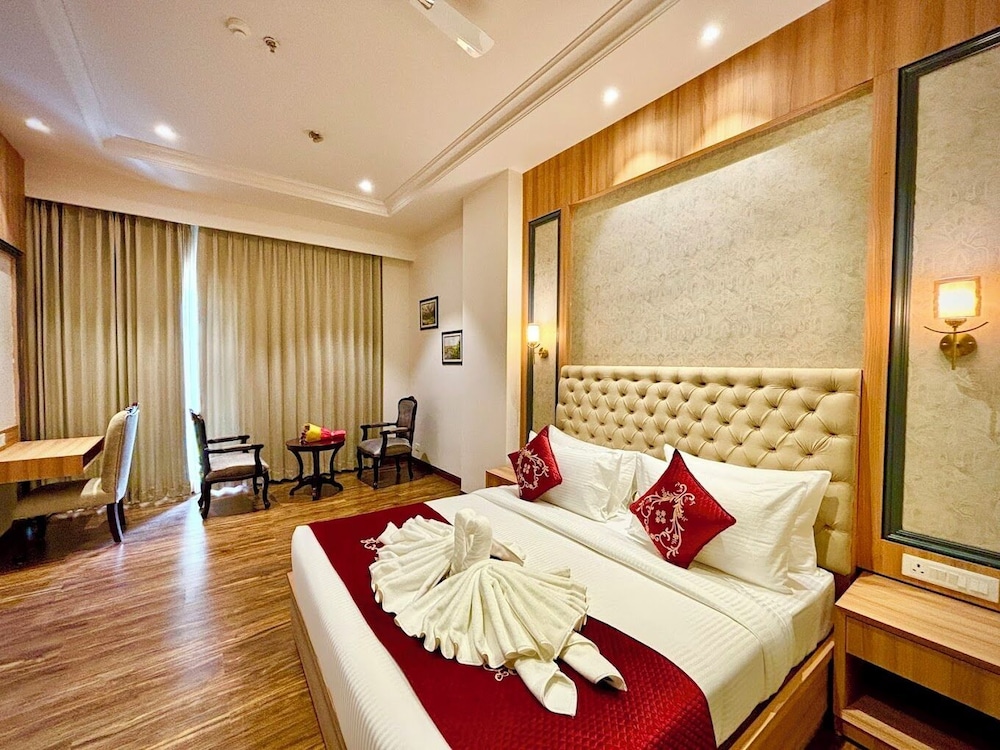 HOTEL SUKH FARM