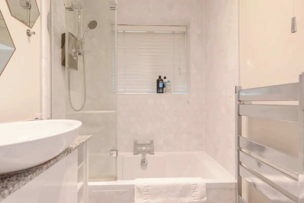 Spacious 1BD Flat With Garden - Hampstead Heath