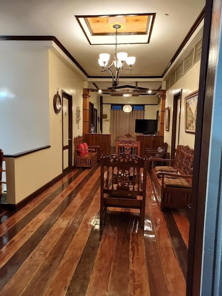 Tops Lodging House