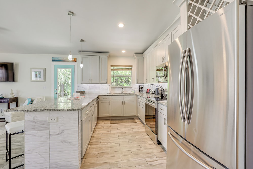 1 Block to Beach, Patio: Updated St Augustine Home