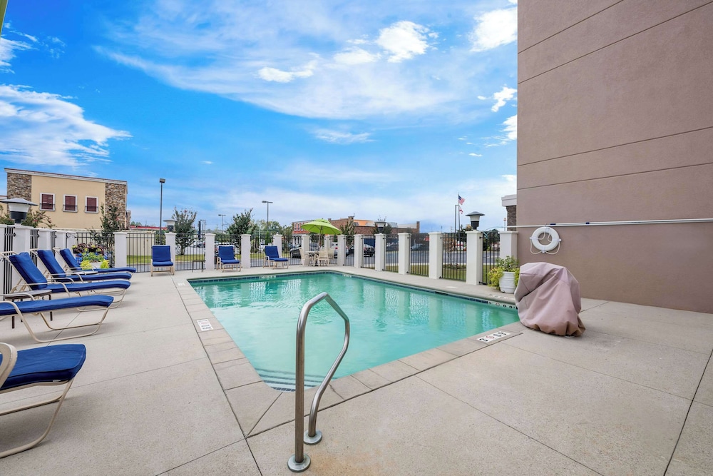Cullman Vacations - Comfort Suites Cullman I-65 Exit 310 - Property Image 14