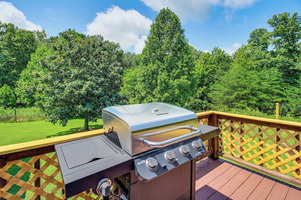 Large Private Yard: Home 16 Mi to Fall Creek Falls