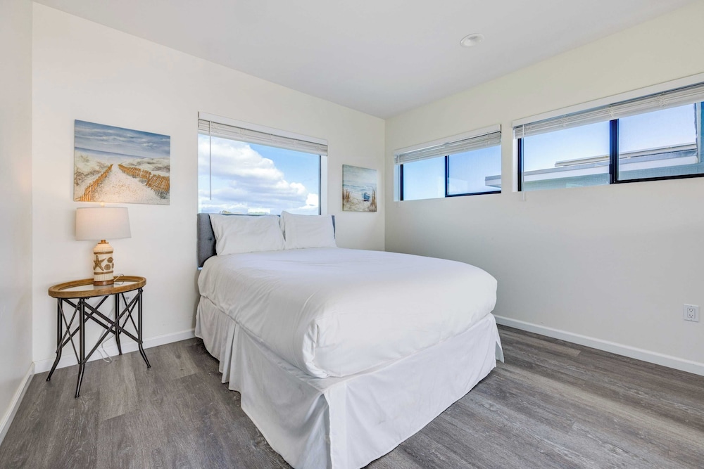 2 Oceanfront Homes w/ Rooftop Deck, Views & Steps to the Sand