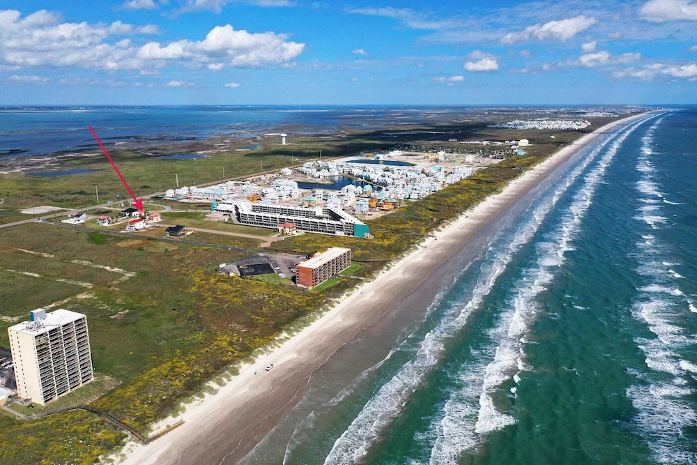 2 Homes, Sleeps 22 Steps to the Beach, Private Pool, Fire Pit, Balcony Views