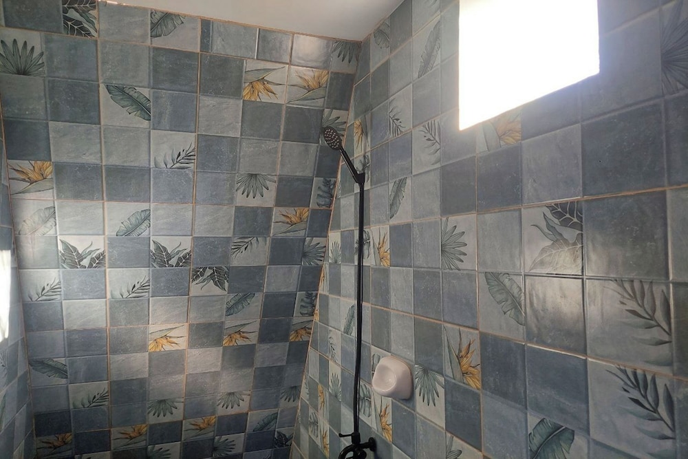 Photo 33