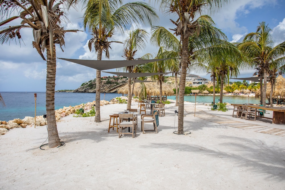 Blue Bay Apartments