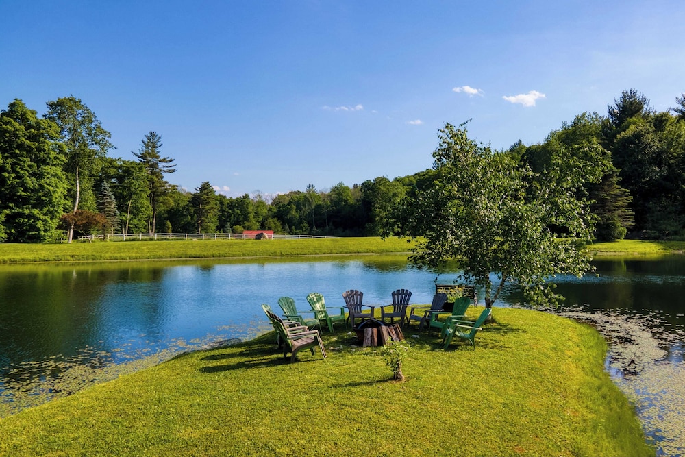 Secluded Berkshires Estate + Private Pond/pool,theater, Gym Sunny Pond