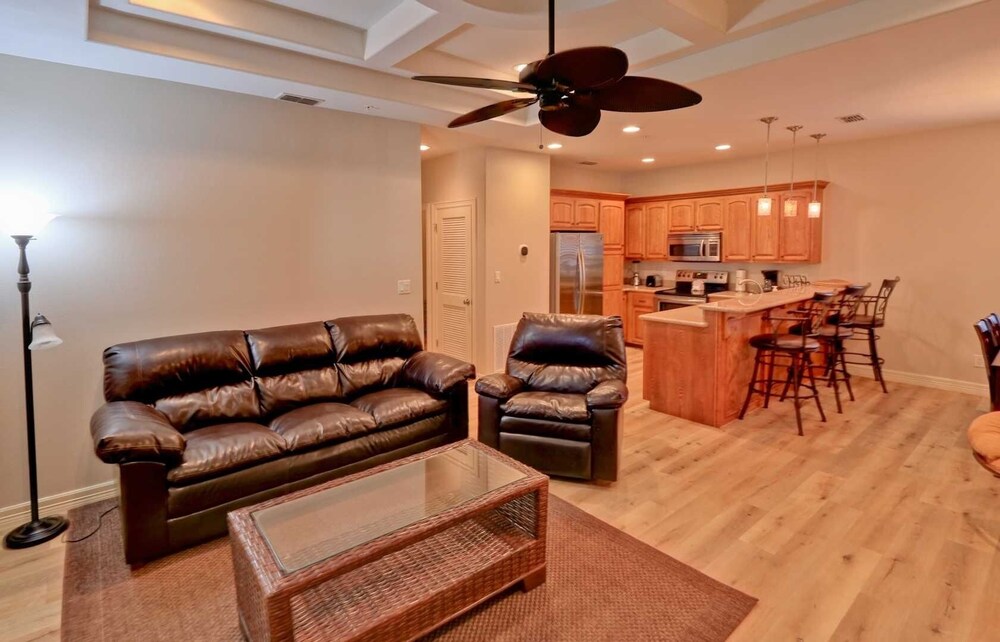 Sea Glass 11 3 Bedroom Condo by RedAwning view 5