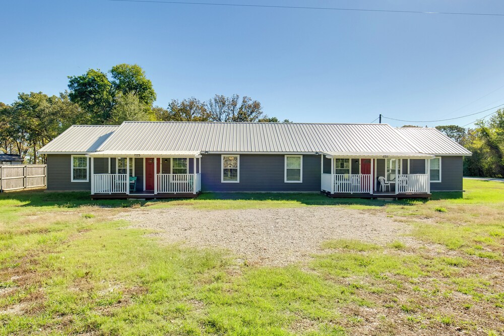 Waterfront Lake Fork Getaway w/ Dock Access