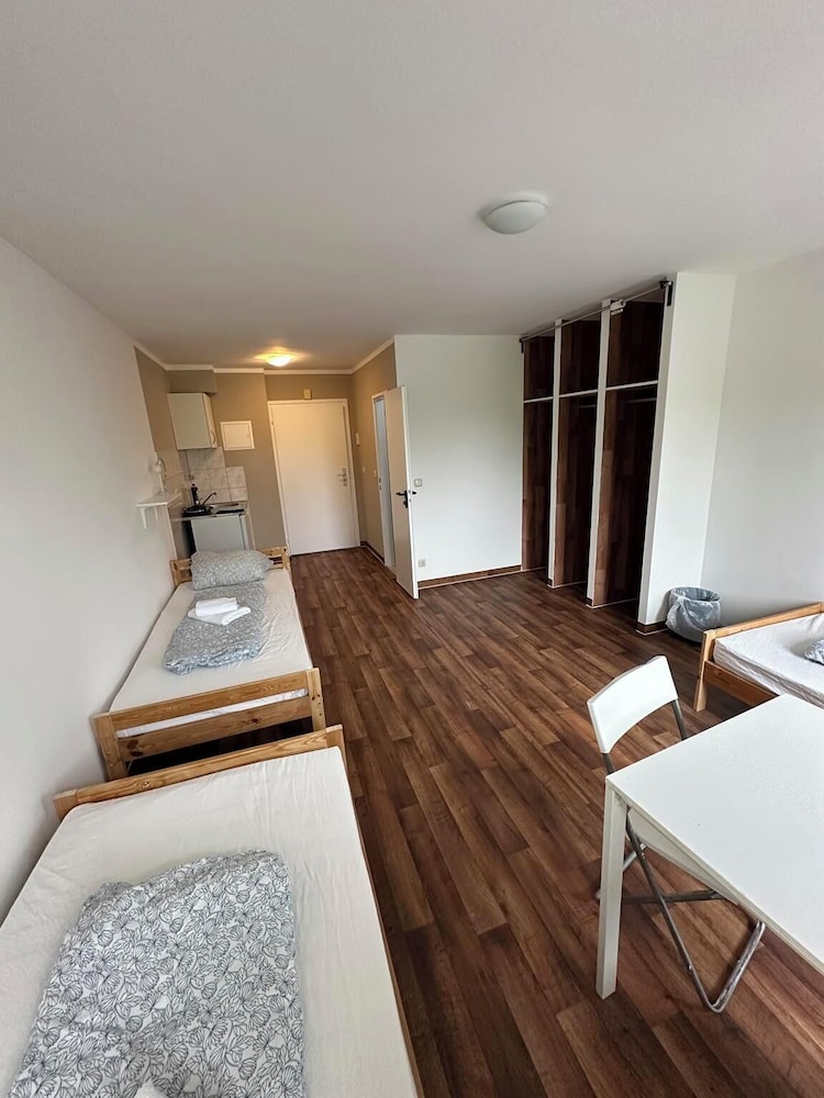 2-Rent Group Hostel Apartments HAN53