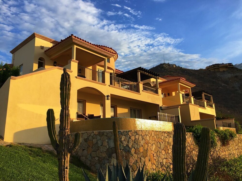 3BDOceanview Villa at MontecristoEstates