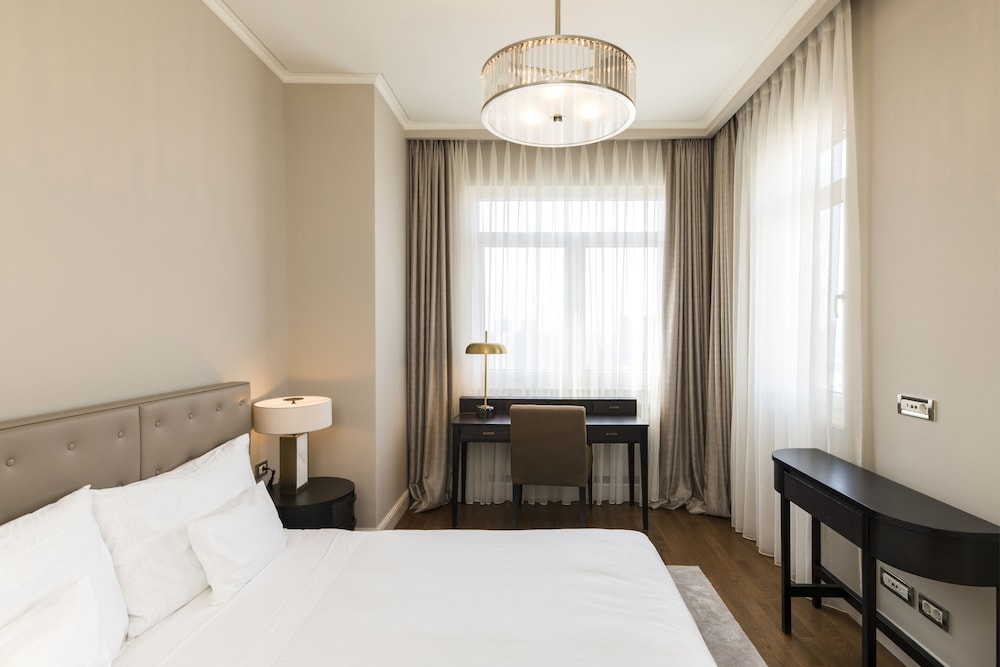 Ist flats Serviced Apartments - EMAAR SQ