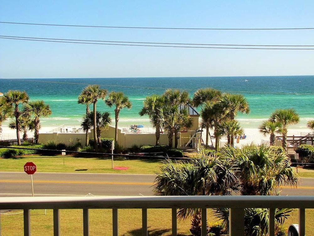 Leeward Key Condos by Crystal Waters