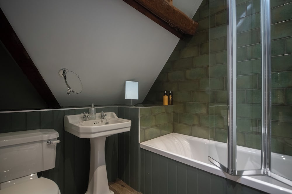 Mill House & Cottage - on Cotswold Way