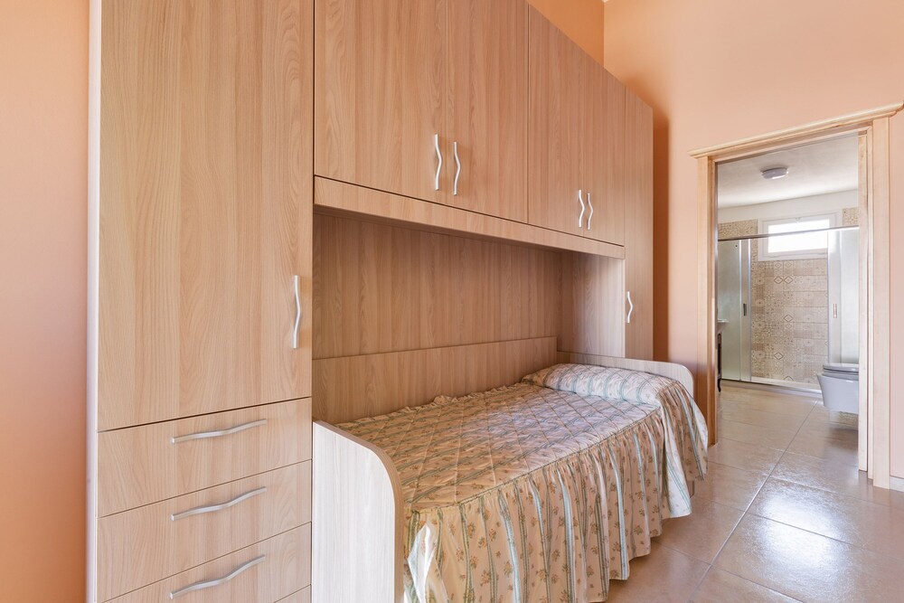 2038 Villetta Gloria view 3