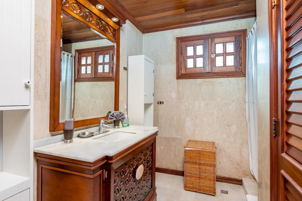 Luxury Stunning Villa in Cocotal With Pool view 4