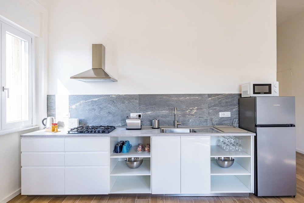Sunny Panoramic Apartment by Napoliapartments