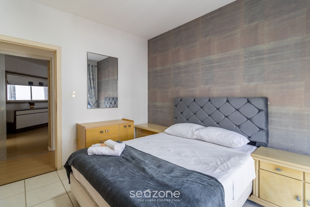 3 Bedroom Aprt w/ Suite 200m fr/ the Beach Ime1001