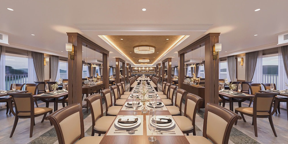 Paradise Legacy Cruise Halong