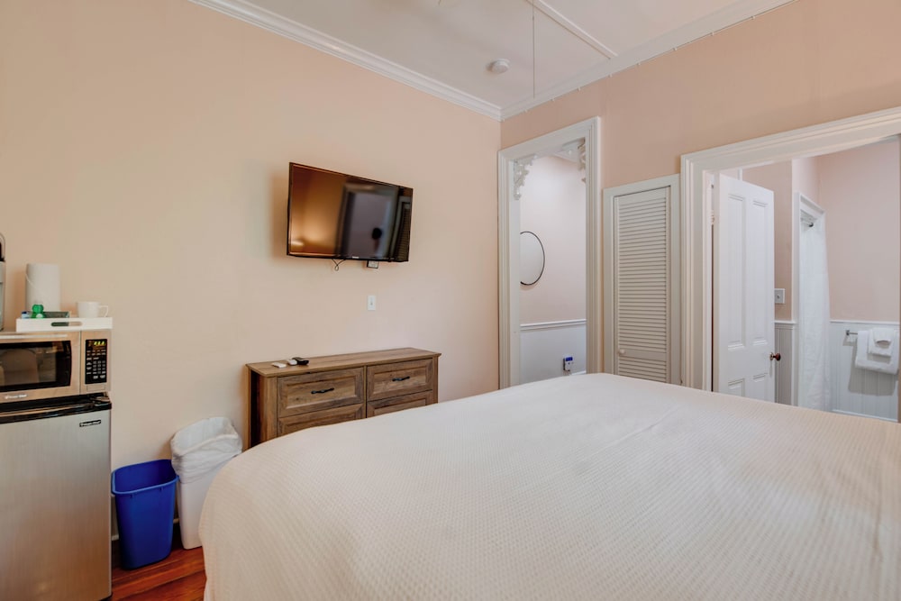 Banana's Foster Guesthouse