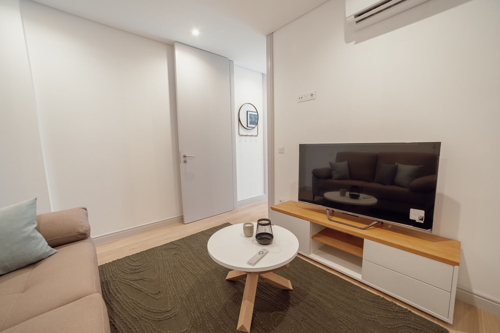 Heart OF Porto Apartment G by Vacationy