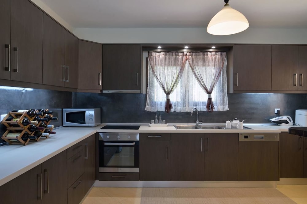 Villa Sultana en Corfu — kitchen