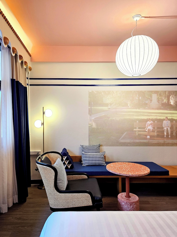 Blu Dock Restel Bangkok