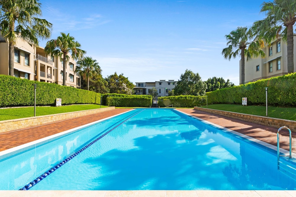 Elegant Stay in Balmain With Pool Access