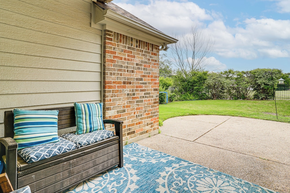 Spacious Family Retreat in Fort Worth Area!