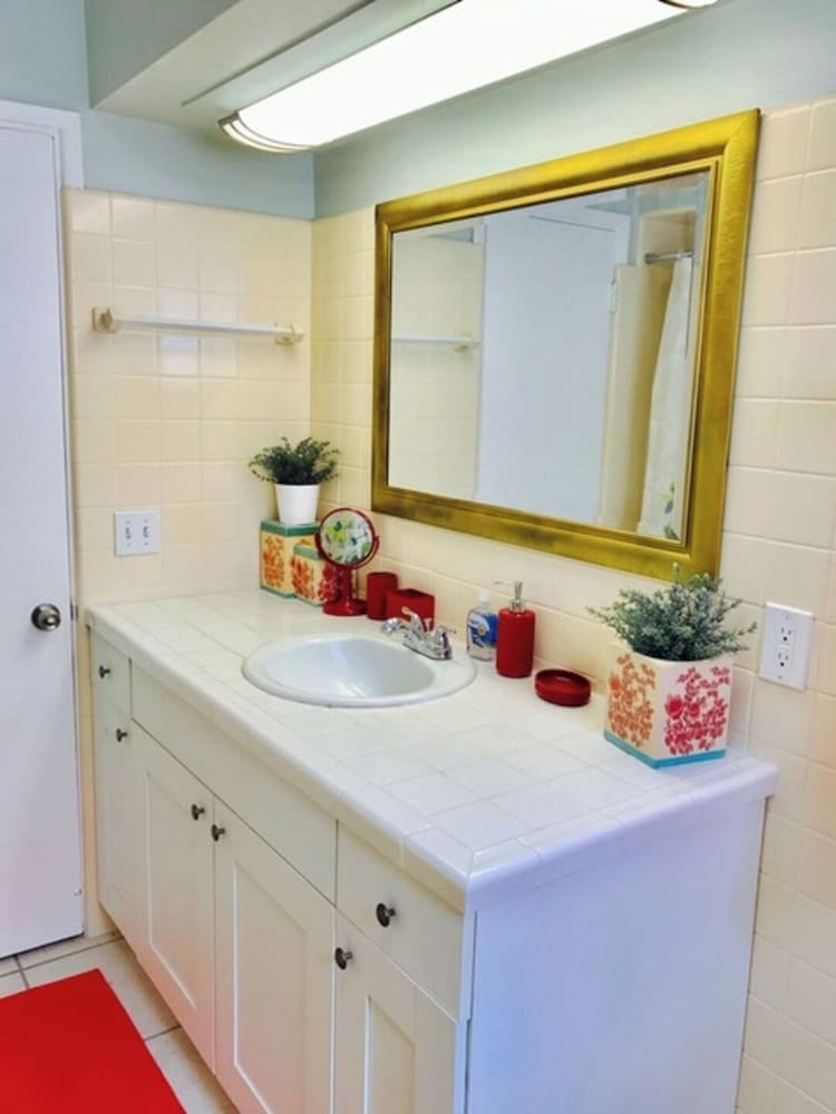 Cozy 2BR in Hollywood FL Pet Friendly