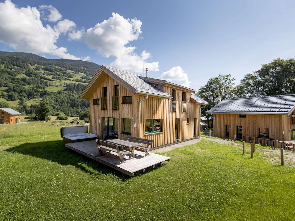 Appealing Chalet Near ski Slope