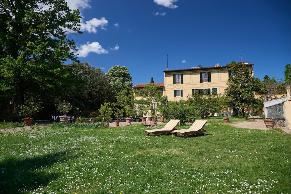 Ape Rosa Relais