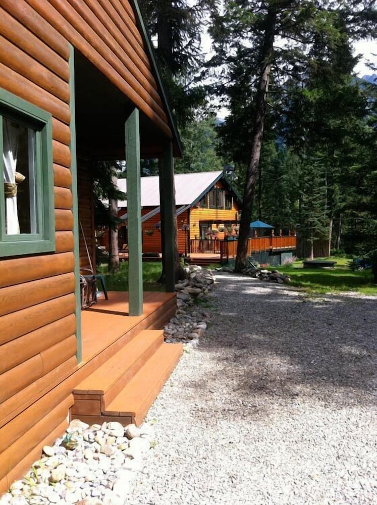 Mount Robson Mountain River Lodge