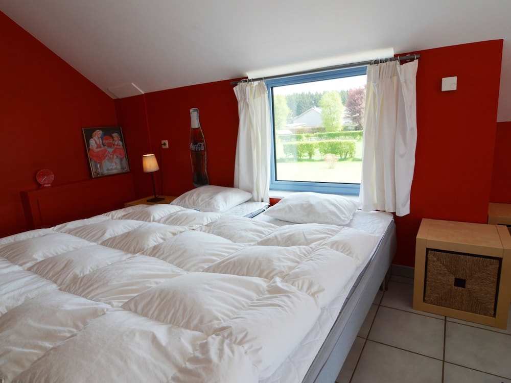 Delightful Villa in Sourbrodt With Swimming Pool, Terrace