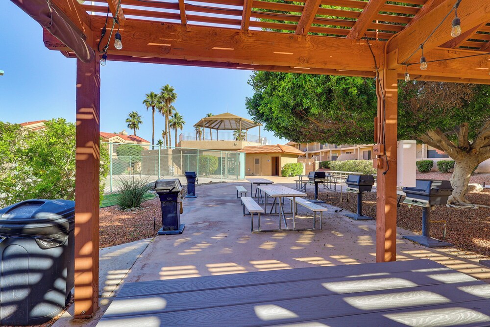 Walk to Rotary Park: LHC Condo w/ Private Patio