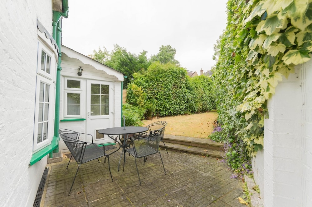 outdoor bbq area
