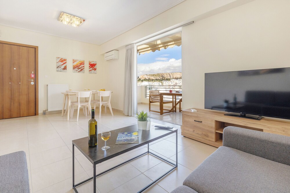 Urban Oasis with Acropolis Views by GHH