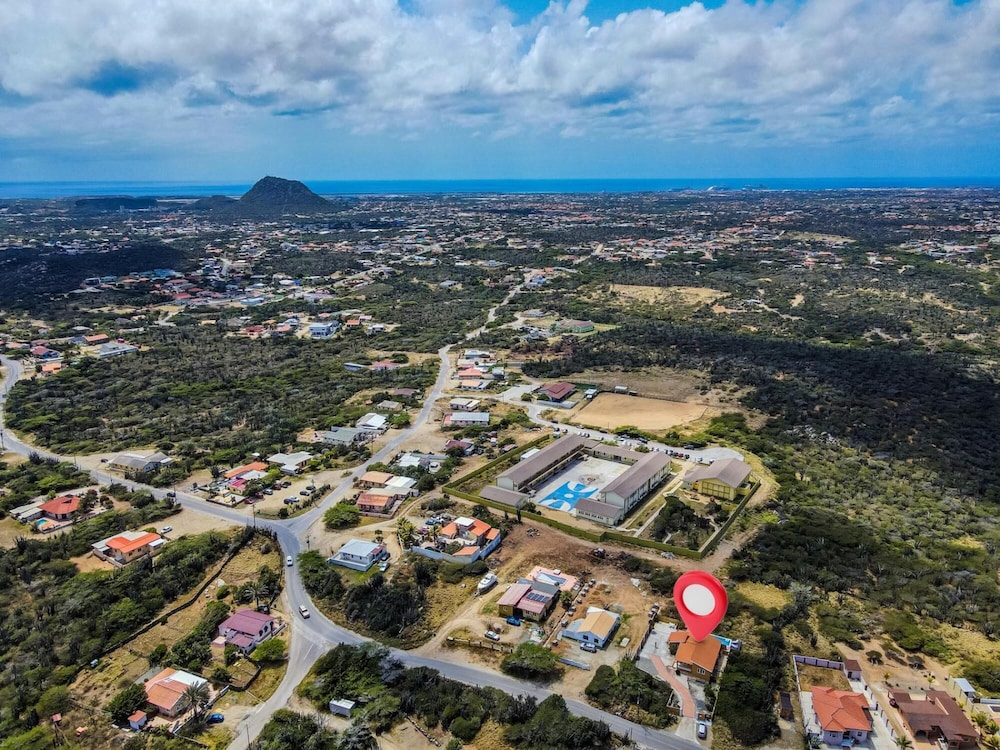 3BR Filled by Nature w Private Pool Ocean View
