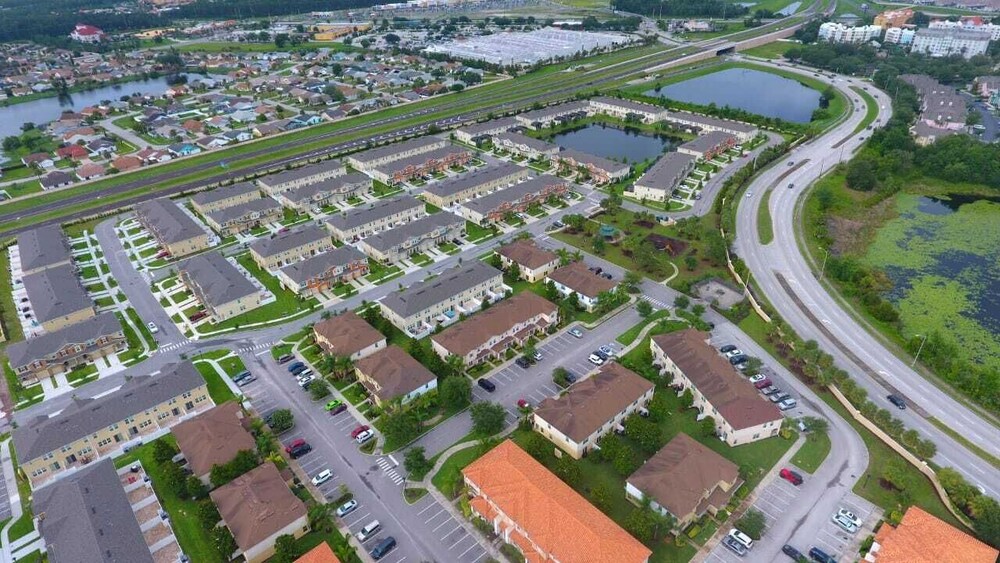 Splendid 4 Bedroom Home Close to Disney 5168 view 3