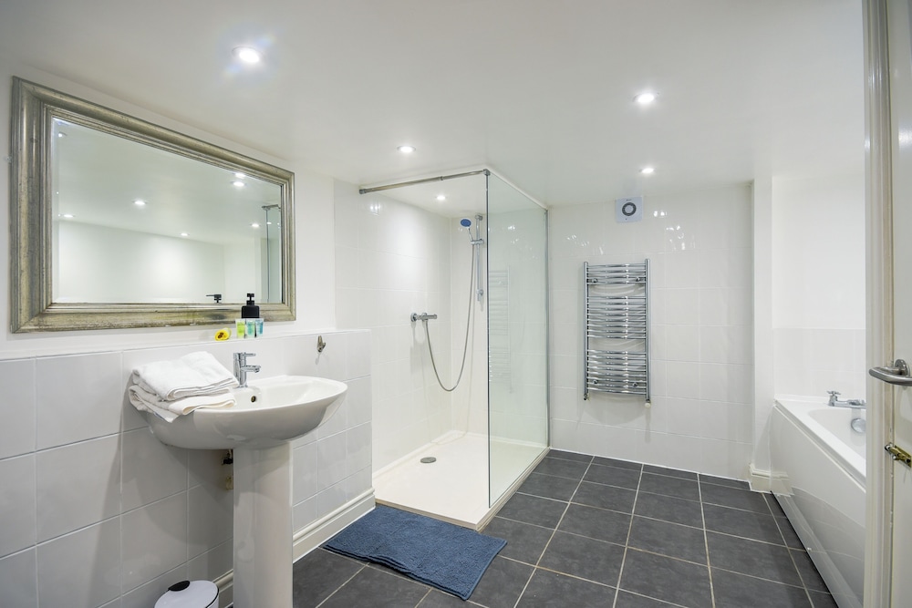 Boughton House Apartments by Guestz