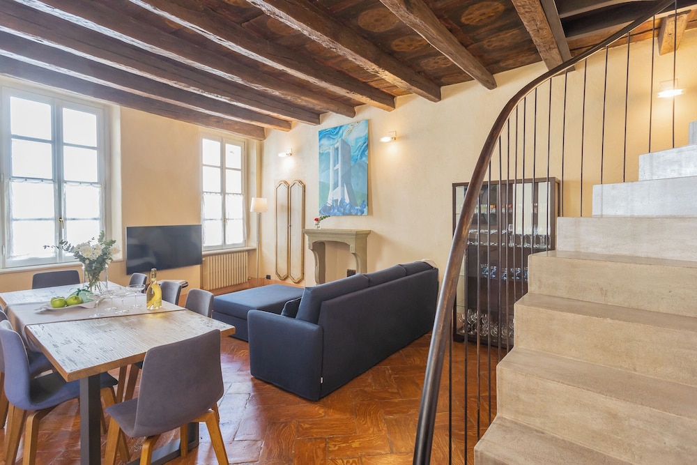 Antiche Mura by Rent all Como