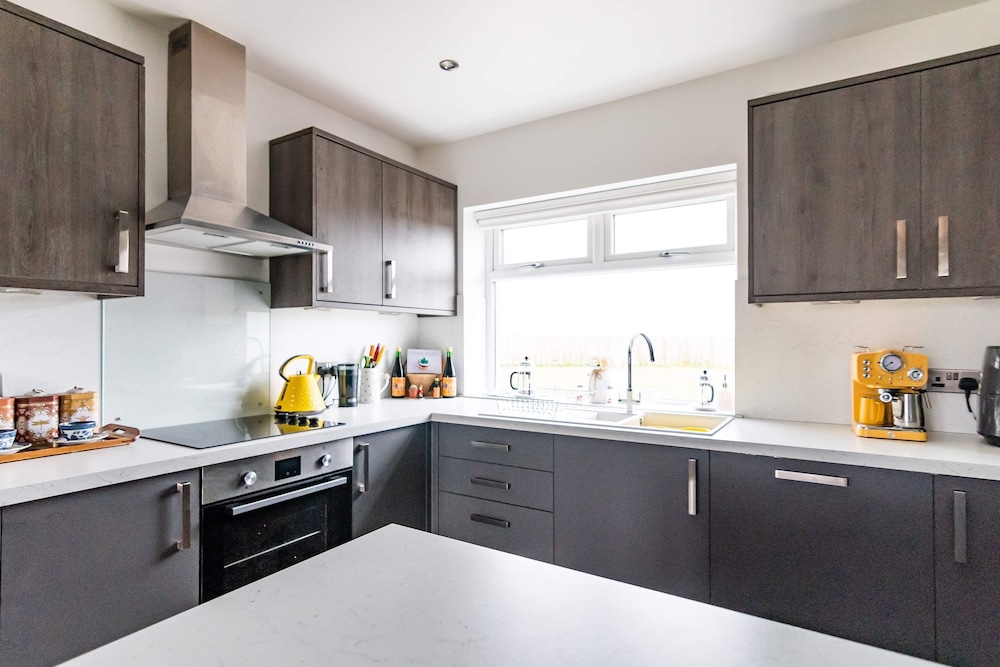 Stunningly Refurbished 1 bed Home on the N/e Coast view 5